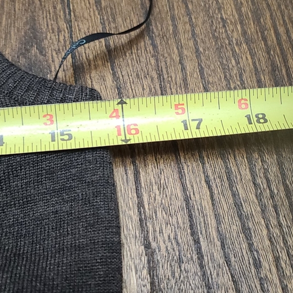 Dress - Picture 3 of 6